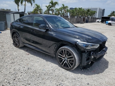 2022 BMW X6 XDRIVE40I справа спереди