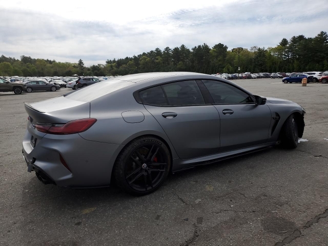 2023 BMW M8