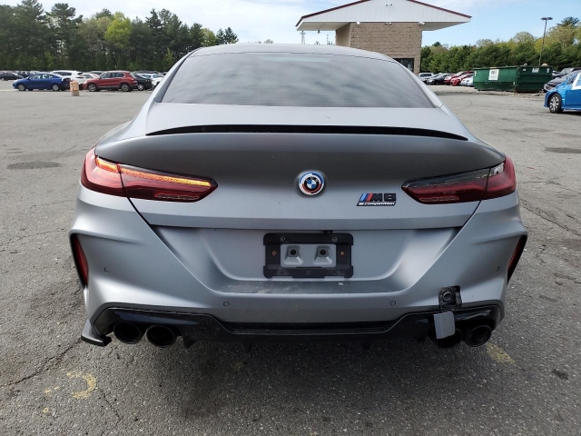 2023 BMW M8
