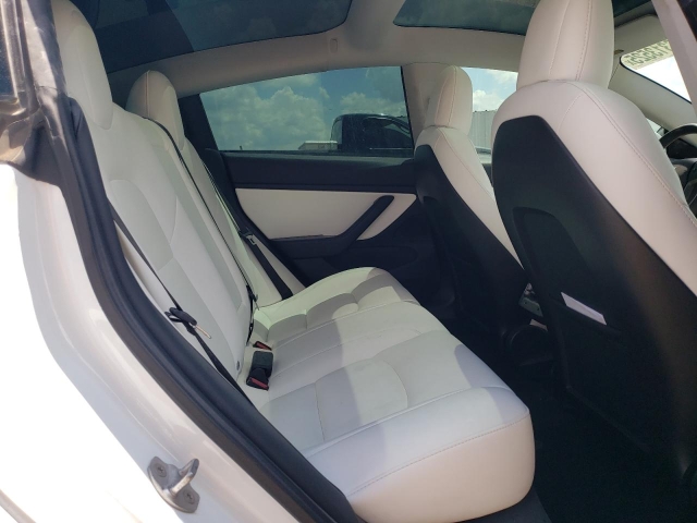 2020 TESLA MODEL 3 салон 2