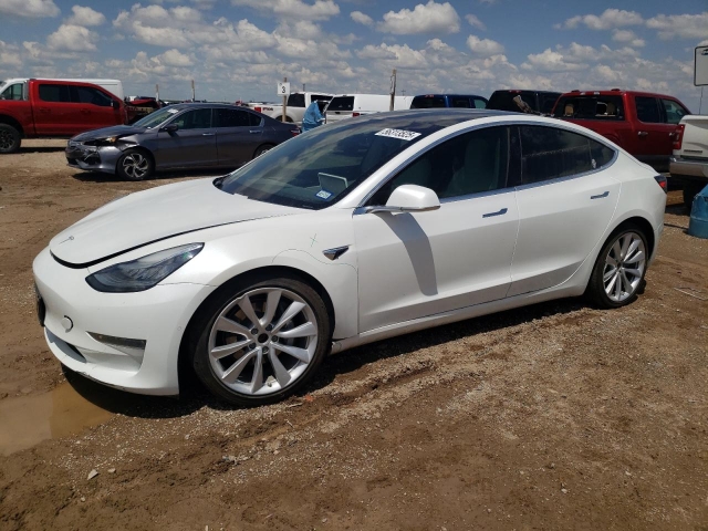 2020 TESLA MODEL 3 слева спереди