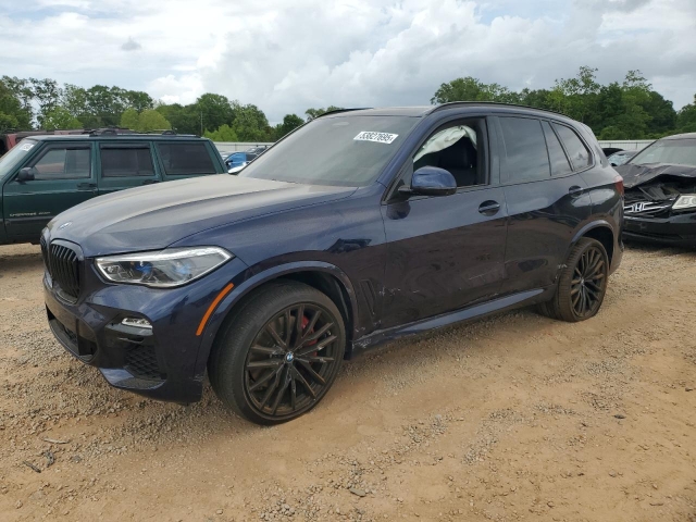 2021 BMW X5 M50I слева спереди