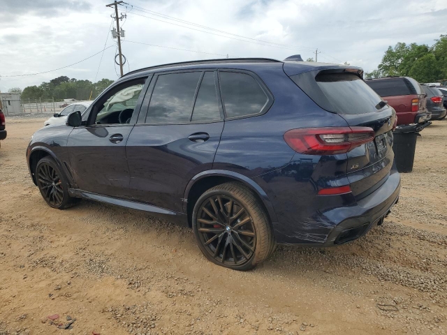 2021 BMW X5 M50I слева сзади
