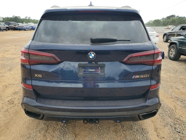 2021 BMW X5 M50I сзади