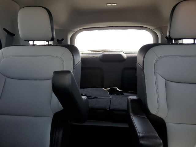 2021 FORD EXPLORER XLT салон 3
