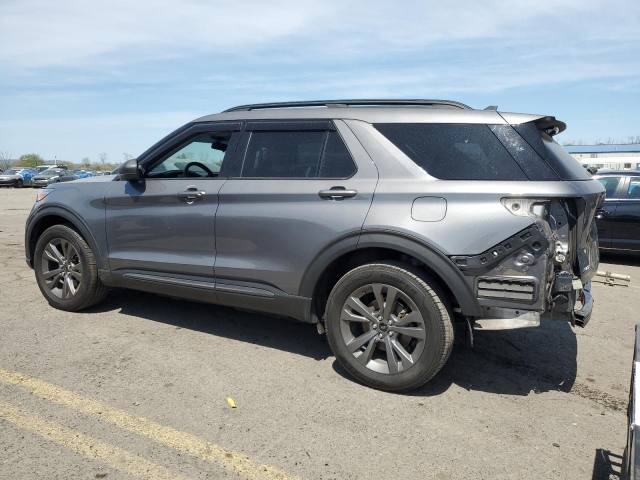 2021 FORD EXPLORER XLT слева сзади