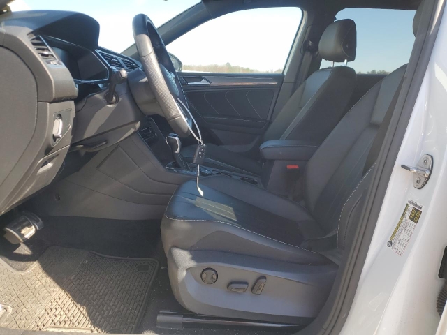 2022 VOLKSWAGEN TIGUAN SE R-LINE BLACK салон 1