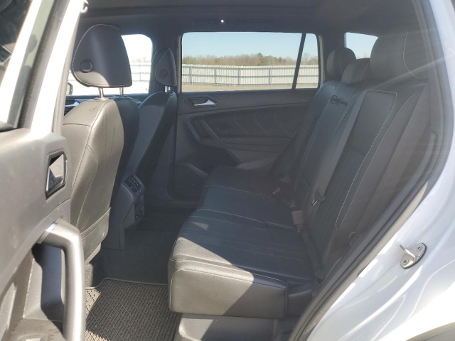 2022 VOLKSWAGEN TIGUAN SE R-LINE BLACK салон 4