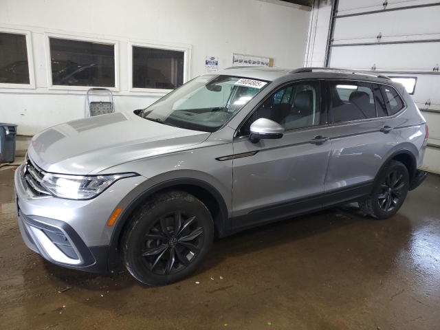 2022 VOLKSWAGEN TIGUAN SE слева спереди