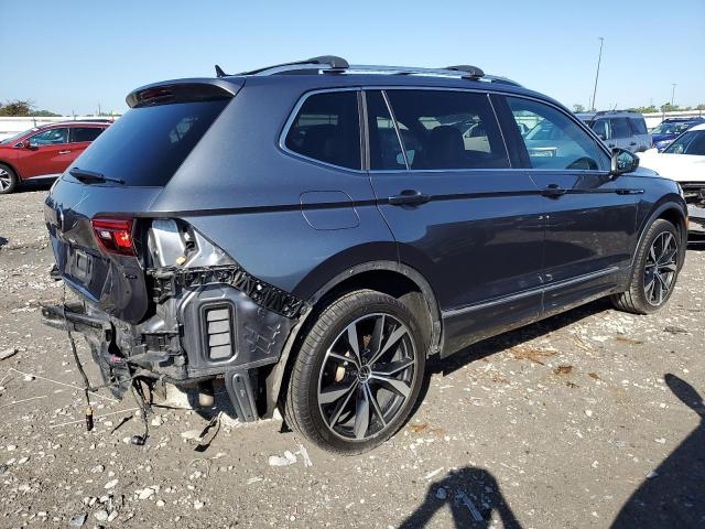 2022 VOLKSWAGEN TIGUAN SEL R-LINE справа сзади