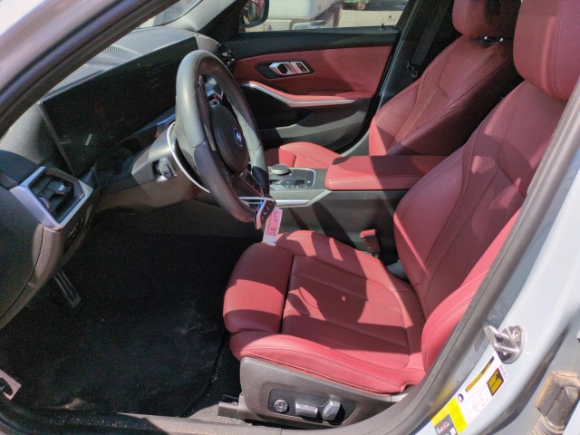 2023 BMW 330E салон 1