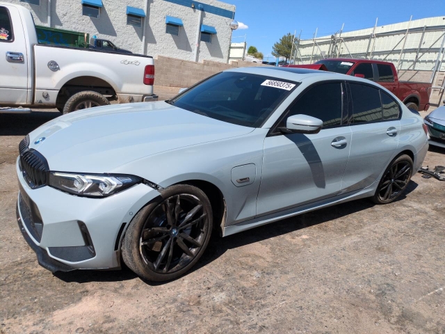 2023 BMW 330E слева спереди