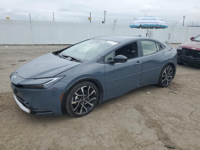 2023 TOYOTA PRIUS PRIME SE слева спереди