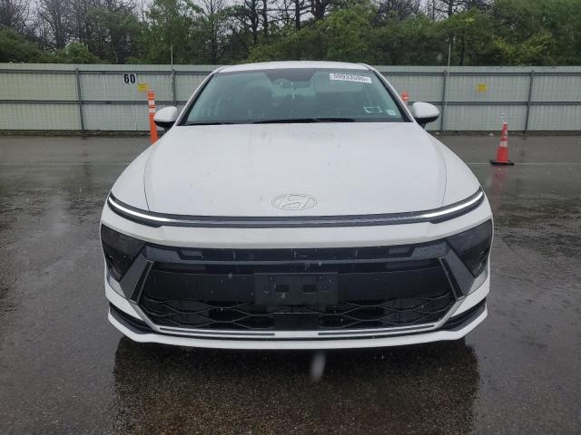2024 HYUNDAI SONATA HYBRID спереди