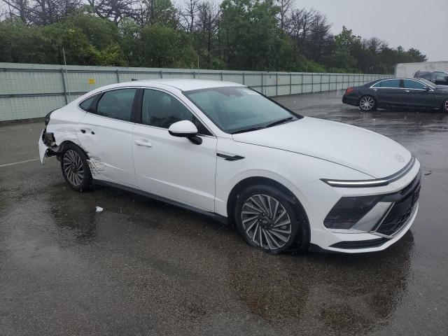 2024 HYUNDAI SONATA HYBRID справа спереди