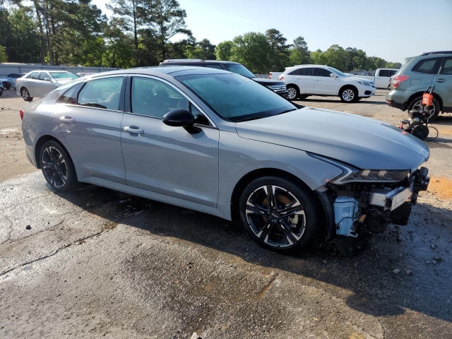 2024 KIA K5 GT LINE справа спереди