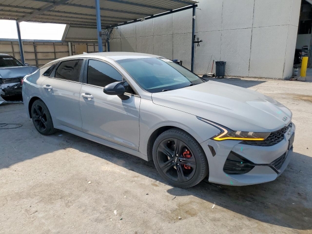 2024 KIA K5 GT LINE справа спереди