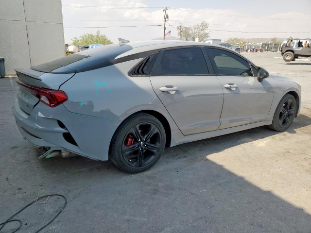 2024 KIA K5 GT LINE справа сзади