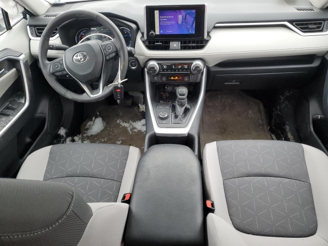 2024 TOYOTA RAV4 XLE салон 2
