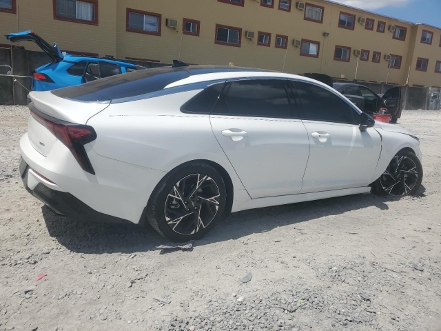 2025 KIA K5 GT LINE справа сзади