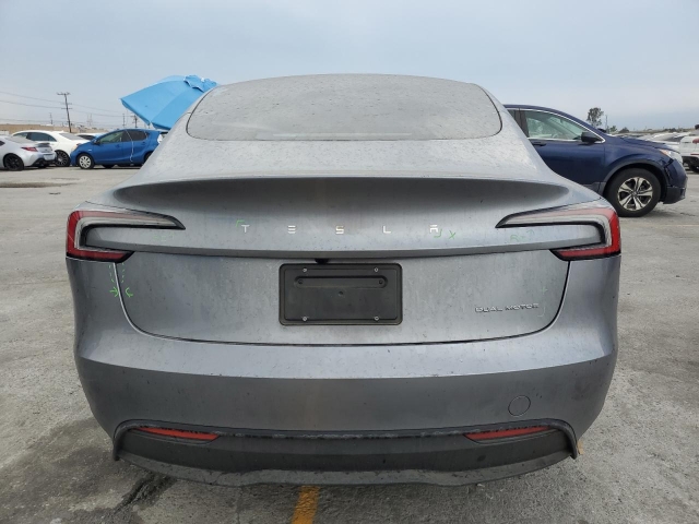 2025 TESLA MODEL 3 сзади