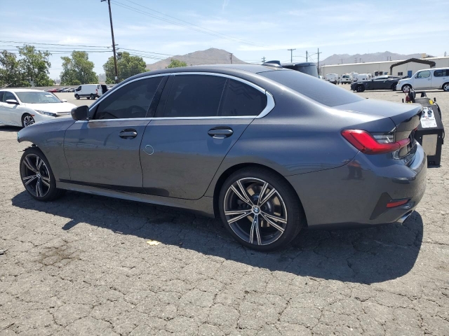 2021 BMW 330I слева сзади