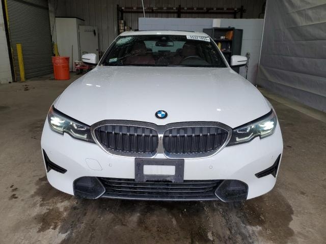 2022 BMW 330XI спереди