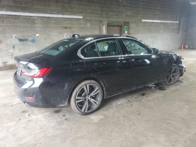 2022 BMW 330XI справа сзади