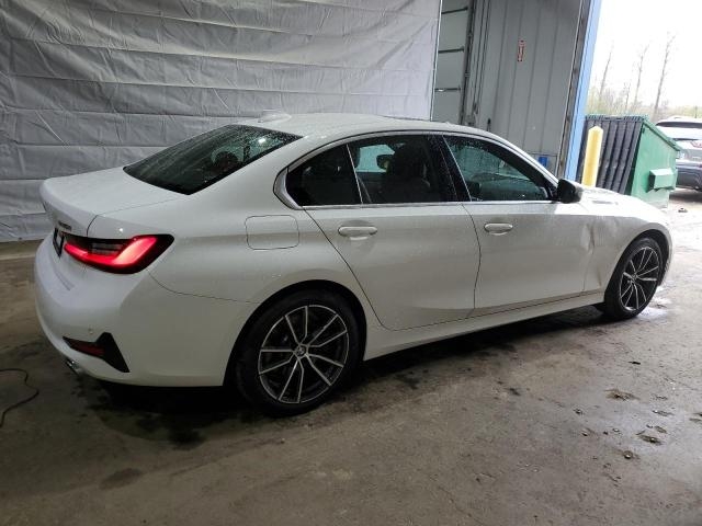 2022 BMW 330XI справа сзади