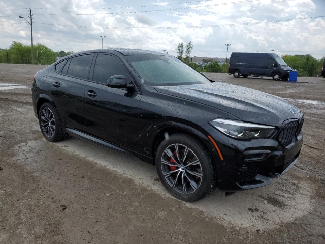 2022 BMW X6 XDRIVE40I справа спереди