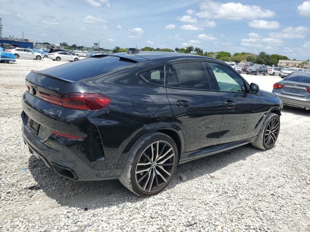 2022 BMW X6 XDRIVE40I справа сзади