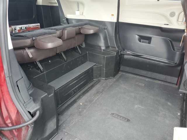 2022 TOYOTA SIENNA LIMITED салон 3