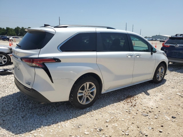 2022 TOYOTA SIENNA XLE справа сзади
