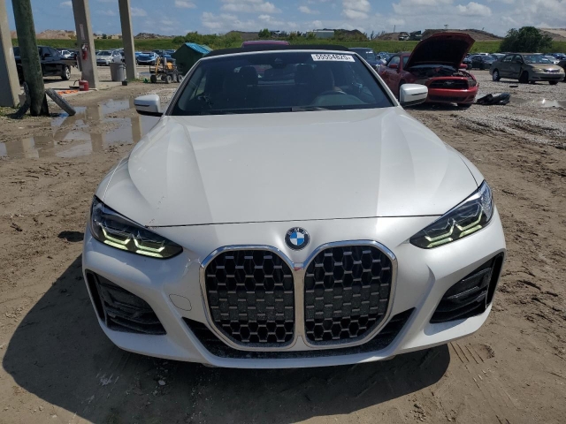 2023 BMW 430I спереди