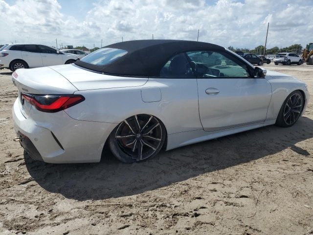 2023 BMW 430I справа сзади