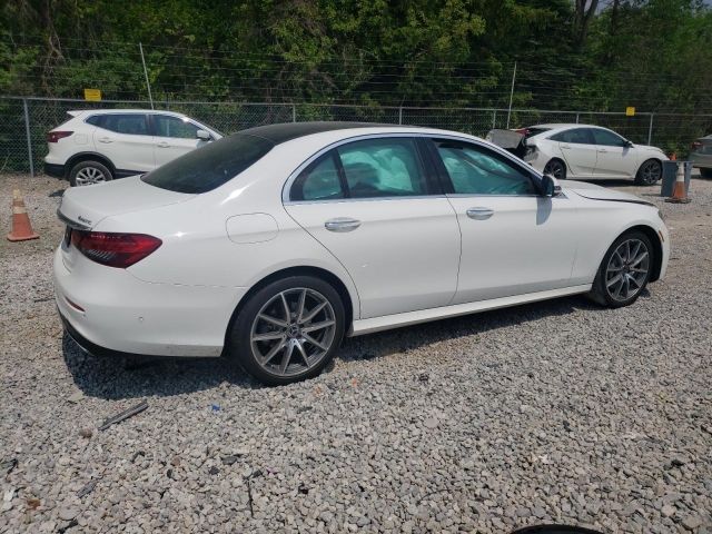 2023 MERCEDES-BENZ E 350 4MATIC справа сзади