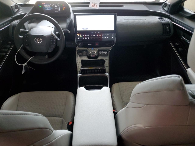 2023 TOYOTA BZ4X XLE салон 2