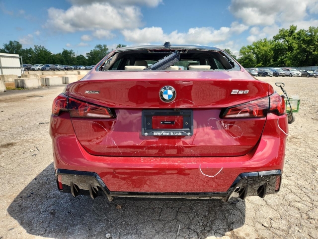 2025 BMW 228XI сзади