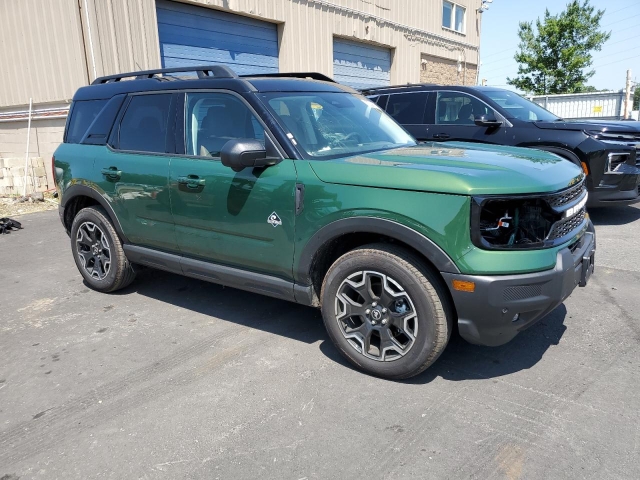 2025 FORD BRONCO SPORT OUTER BANKS справа спереди