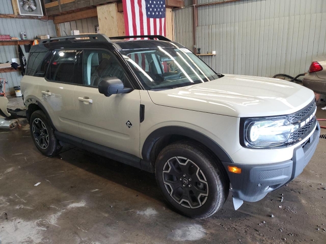2025 FORD BRONCO SPORT OUTER BANKS справа спереди