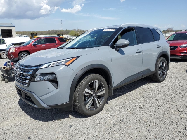 2025 NISSAN ROGUE SL слева спереди