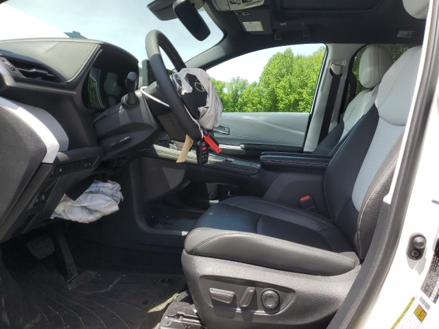 2025 TOYOTA SIENNA XSE салон 1
