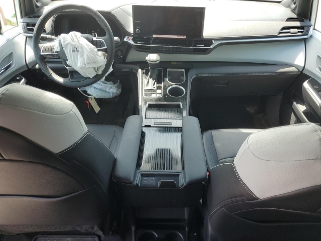 2025 TOYOTA SIENNA XSE салон 2