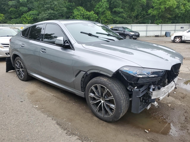 2024 BMW X6 XDRIVE40I справа спереди