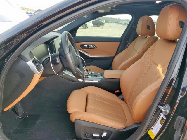 2022 BMW 330I салон 1