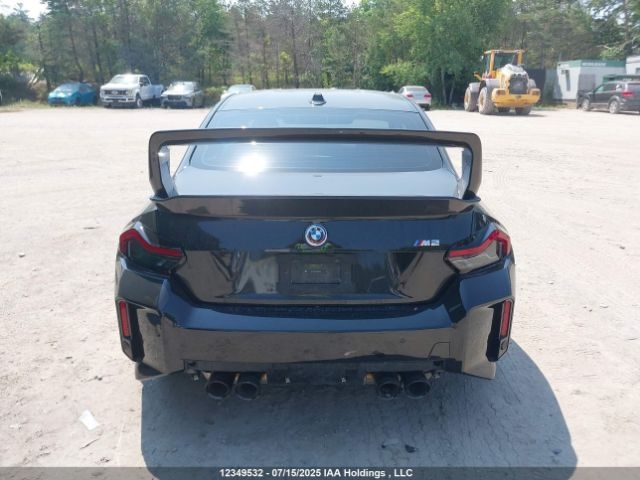 2023 BMW M2 сзади