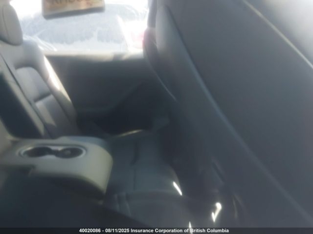 2024 TESLA MODEL Y салон 2