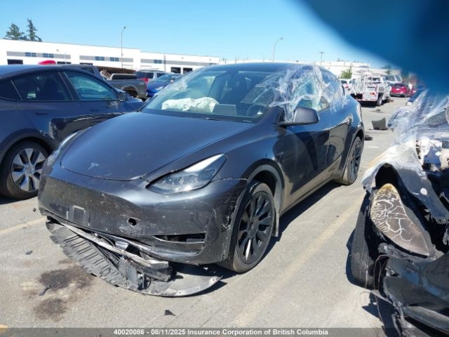 2024 TESLA MODEL Y слева спереди