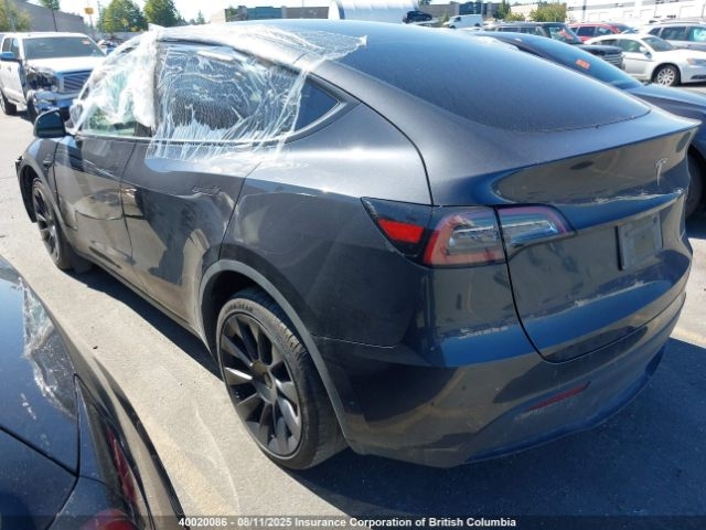 2024 TESLA MODEL Y слева сзади
