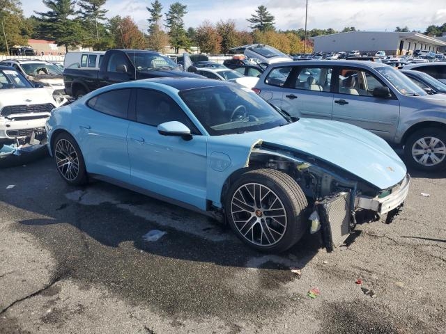 2021 PORSCHE TAYCAN справа спереди 